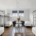 Kragsbjerggaard Hostel *